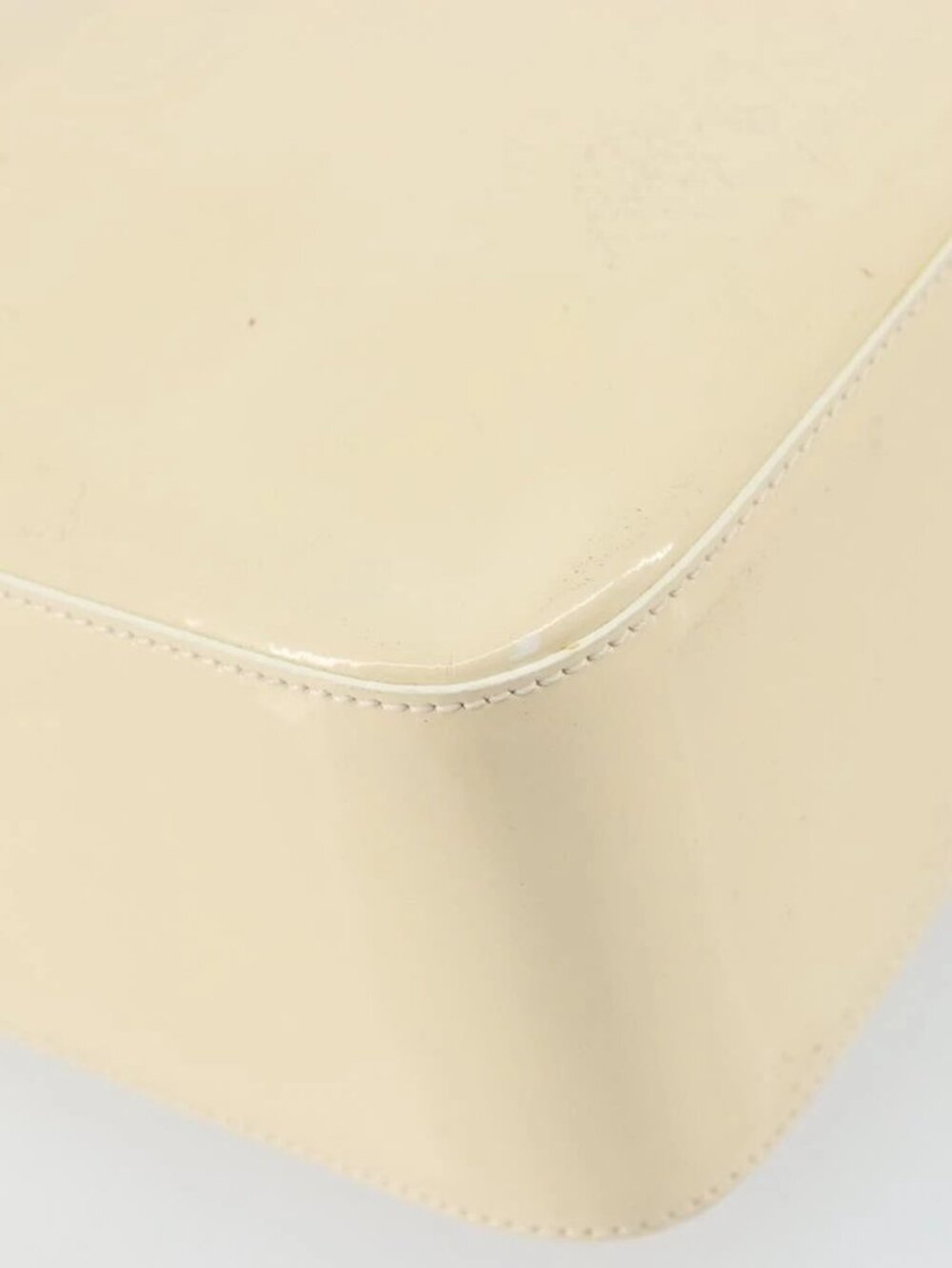 CHANEL Tote Bag Patent leather Beige Gold CC - Picture 5 of 16